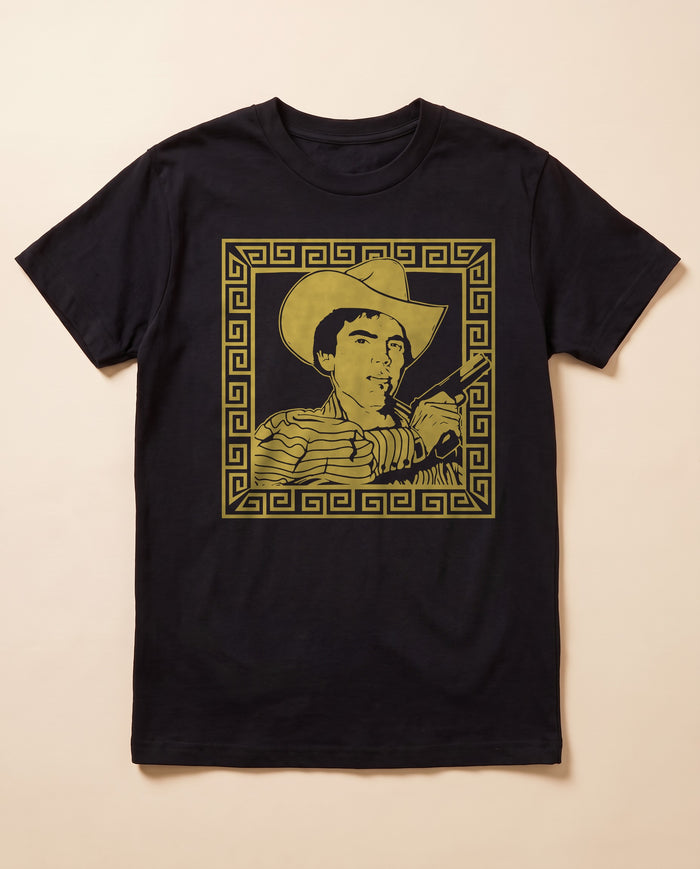 Medallón de Oro black tee — flat lay